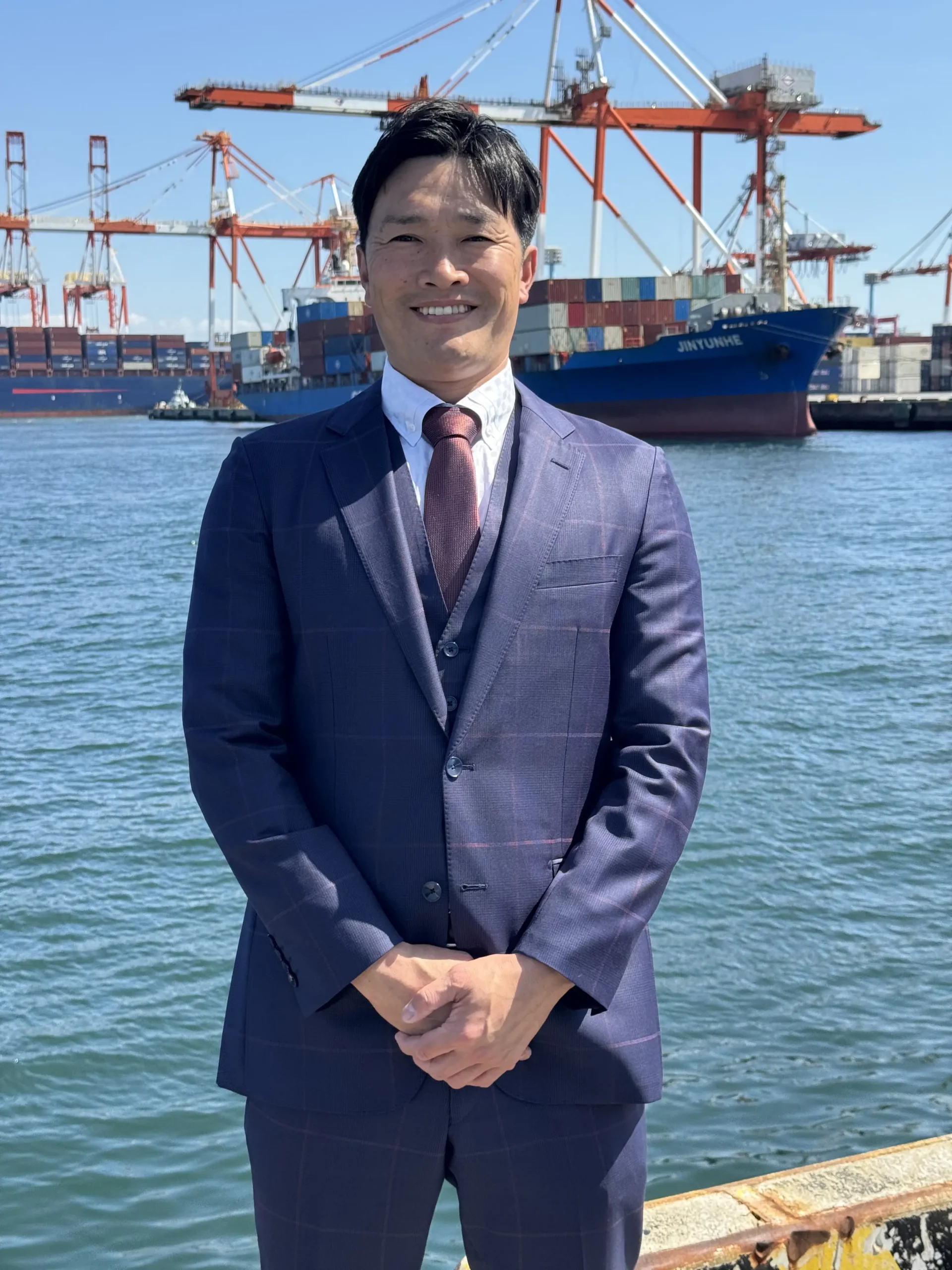 ceo_portrait_harbor_smile