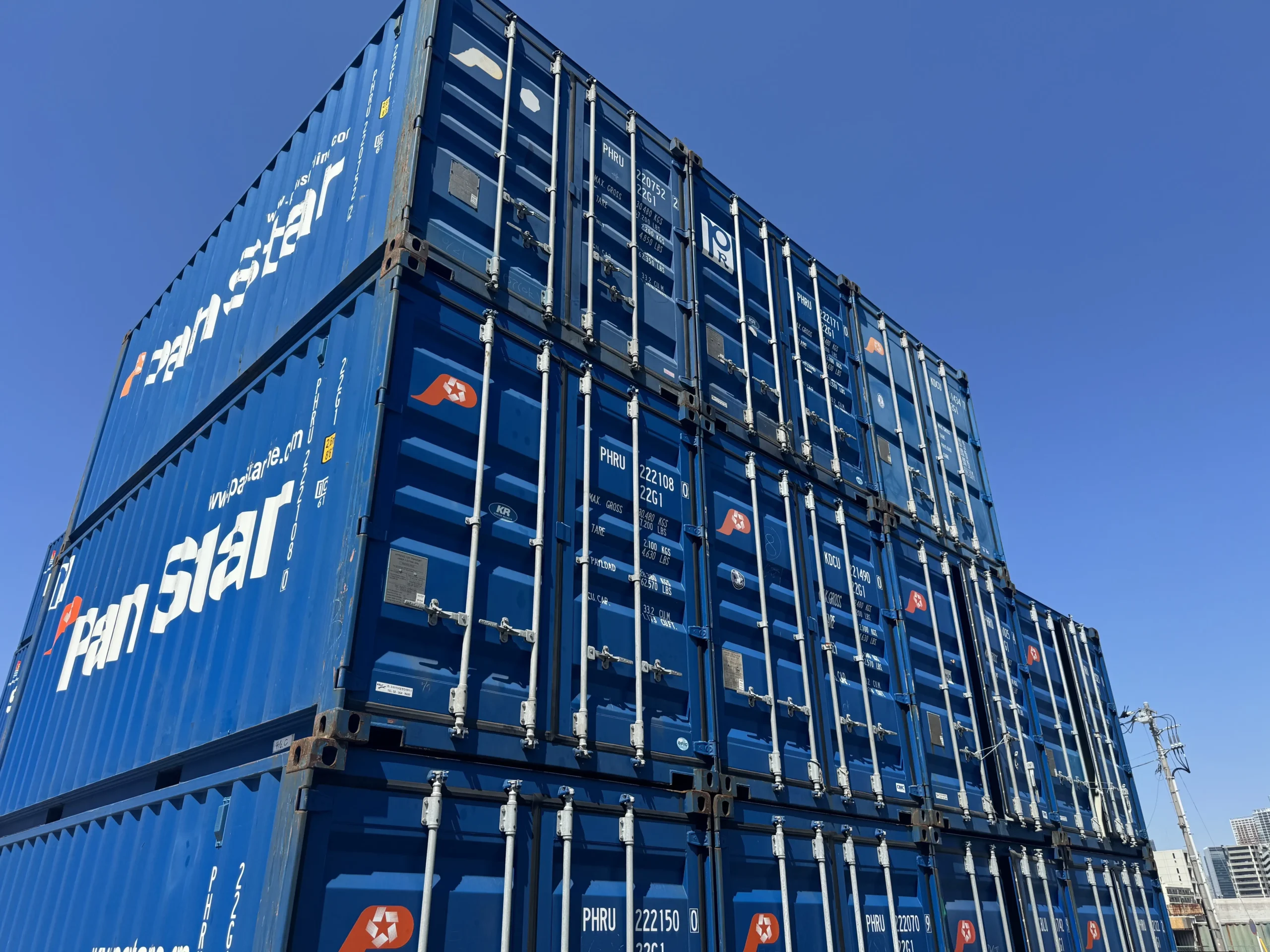 panstar_container_stack_lookingup