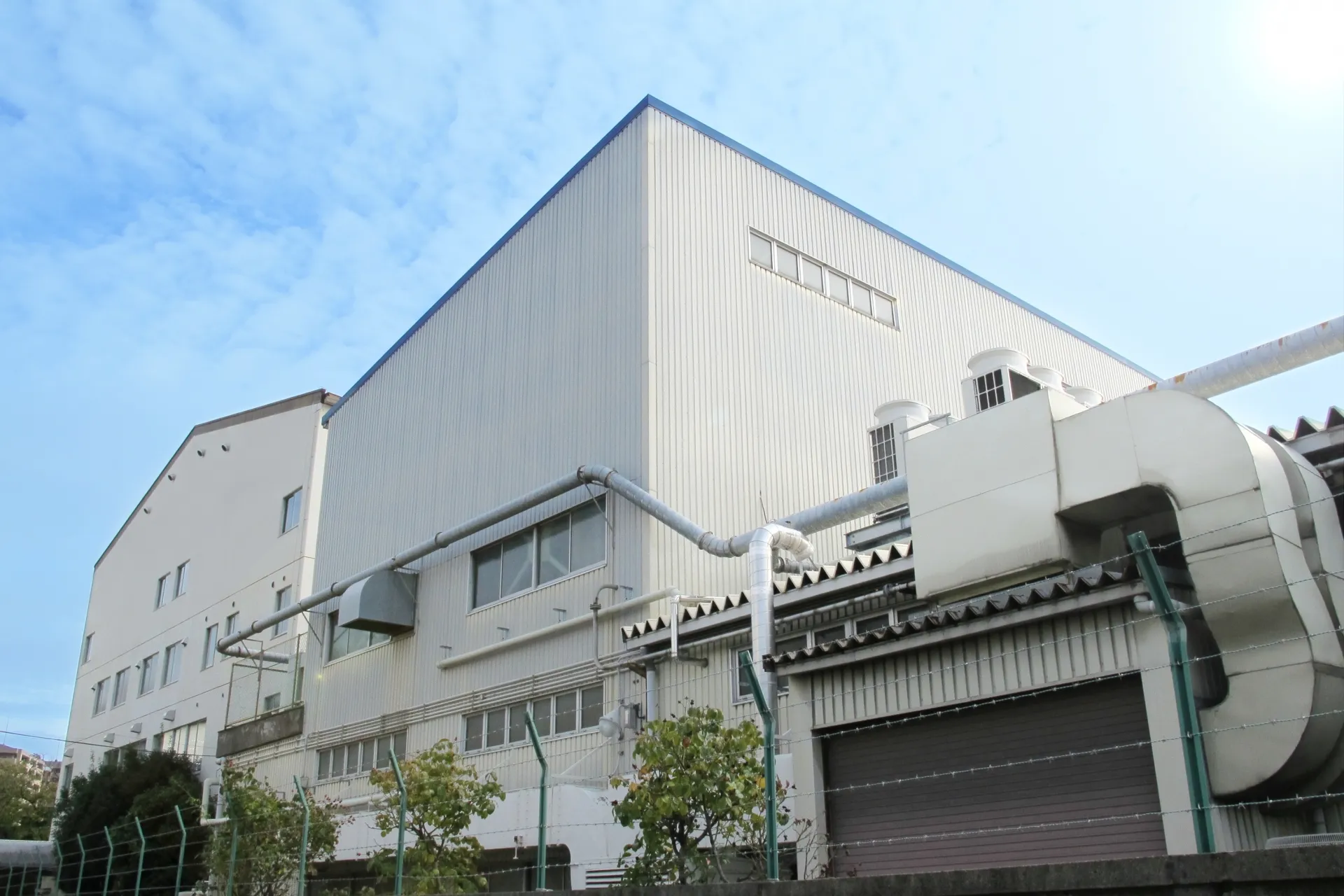 industrial_factory_building_exterior
