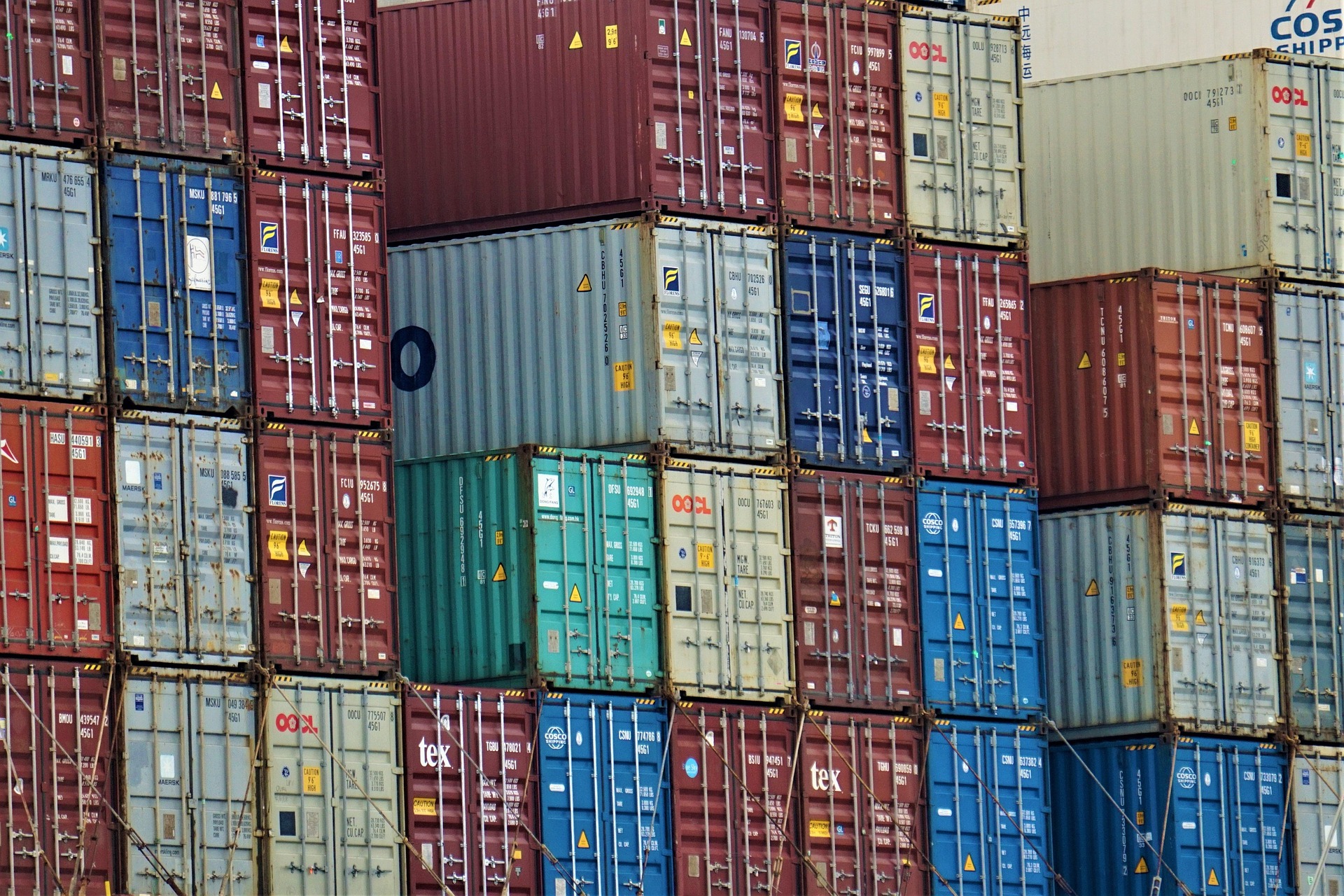 thegraphicman-container-6559906_1920
